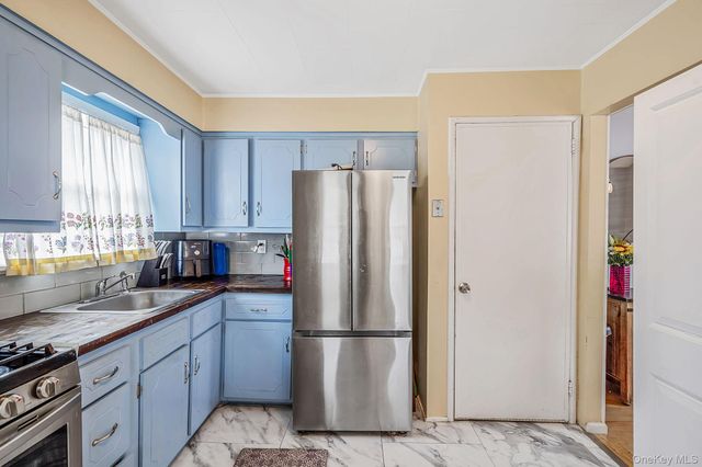 1 Blue Spruce Lane, Commack, NY 11725