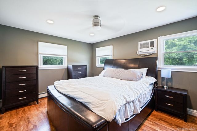 1 Blue Spruce Lane, Commack, NY 11725