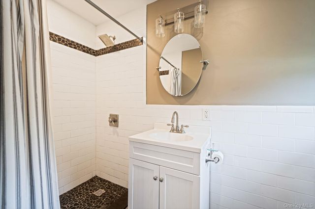 1 Blue Spruce Lane, Commack, NY 11725