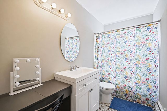 1 Blue Spruce Lane, Commack, NY 11725