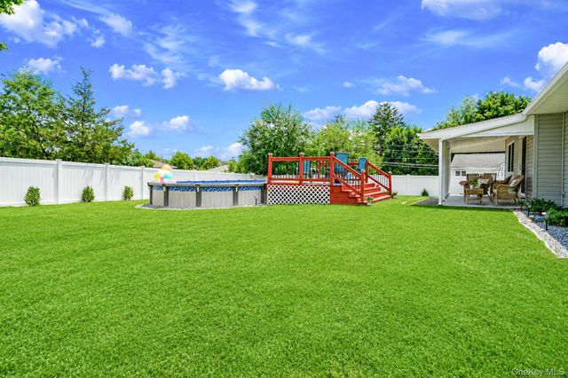 1 Blue Spruce Lane, Commack, NY 11725