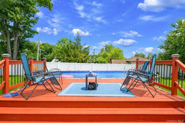 1 Blue Spruce Lane, Commack, NY 11725