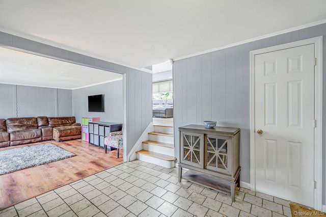 1 Blue Spruce Lane, Commack, NY 11725
