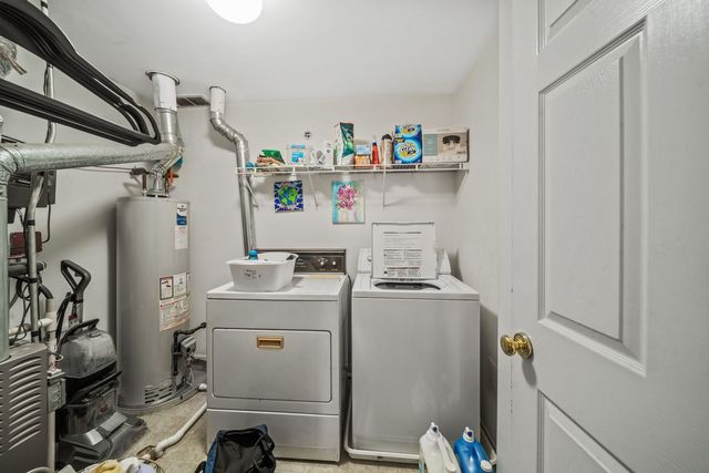 8132 Concord Lane E, Justice, IL 60458