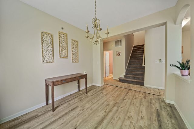 8132 Concord Lane E, Justice, IL 60458