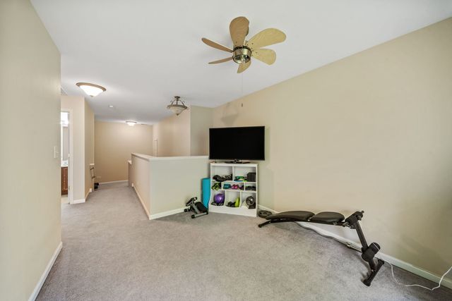 8132 Concord Lane E, Justice, IL 60458