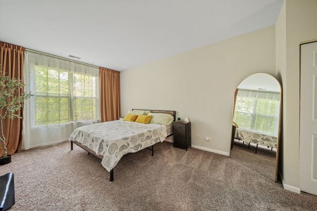 8132 Concord Lane E, Justice, IL 60458