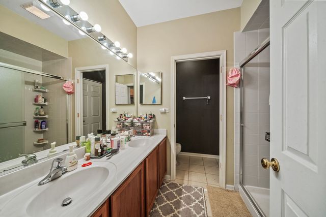 8132 Concord Lane E, Justice, IL 60458