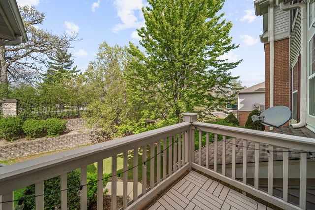 8132 Concord Lane E, Justice, IL 60458