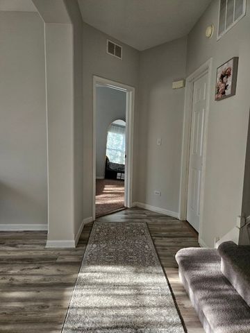 8132 Concord Lane E, Justice, IL 60458