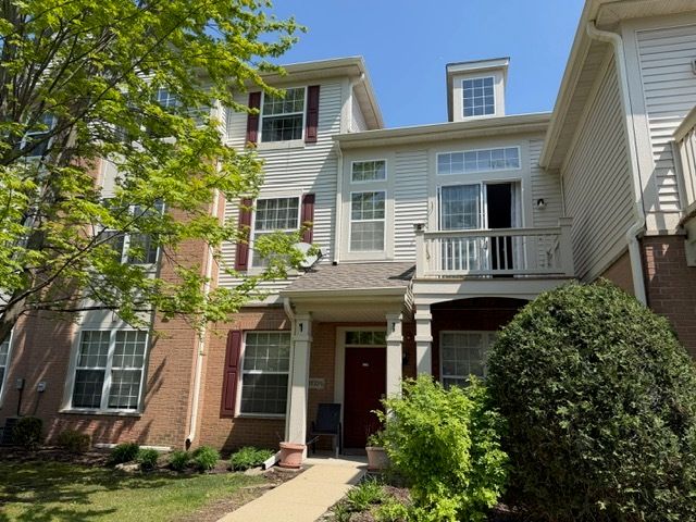 8132 Concord Lane E, Justice, IL 60458