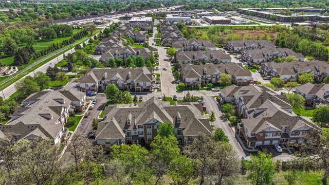 8132 Concord Lane E, Justice, IL 60458