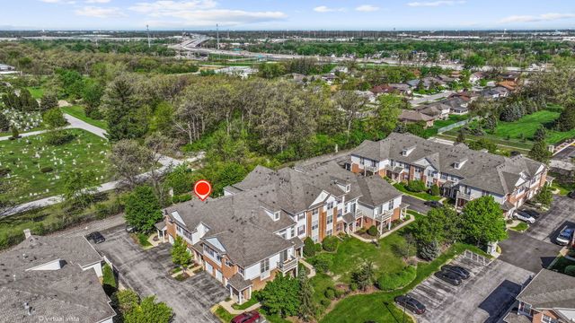 8132 Concord Lane E, Justice, IL 60458