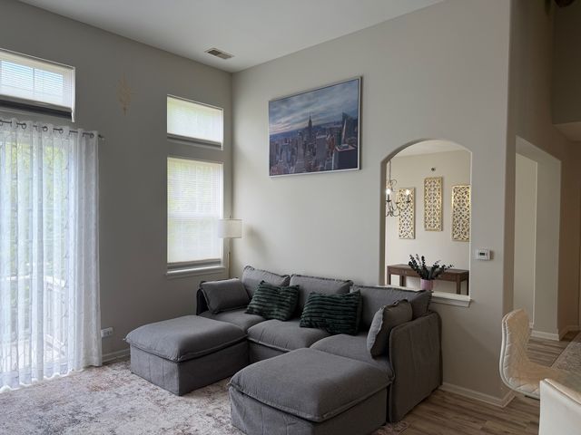 8132 Concord Lane E, Justice, IL 60458