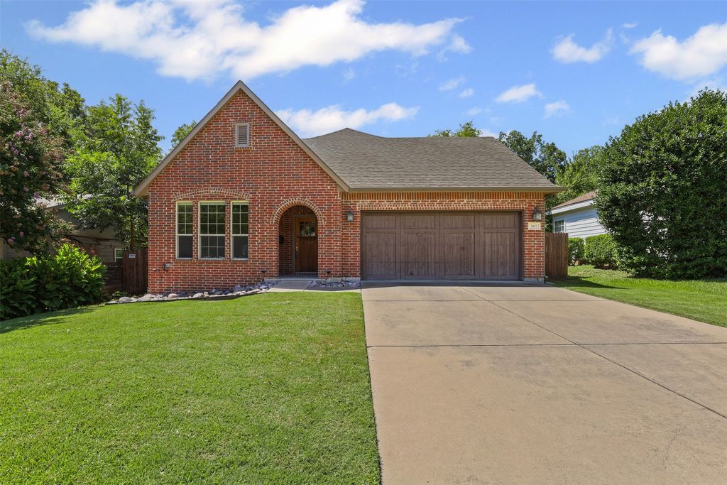3817 Bryce Avenue, Fort Worth, TX 76107