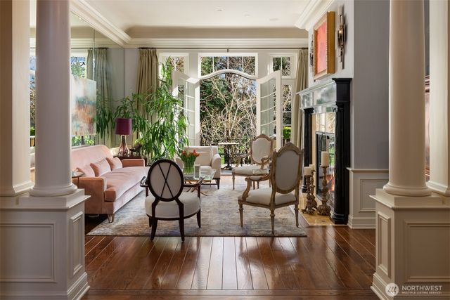 2010 79th Avenue NE, Medina, WA 98039