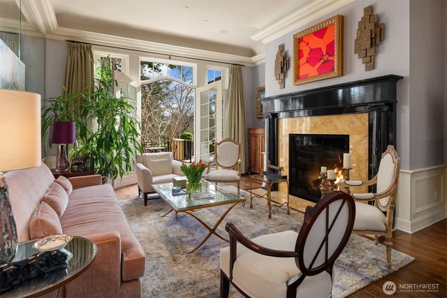 2010 79th Avenue NE, Medina, WA 98039