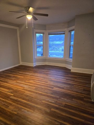 12 Middle Street, Lancaster, NH 03584