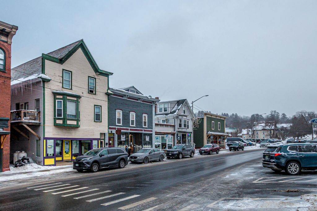 12 Middle Street, Lancaster, NH 03584