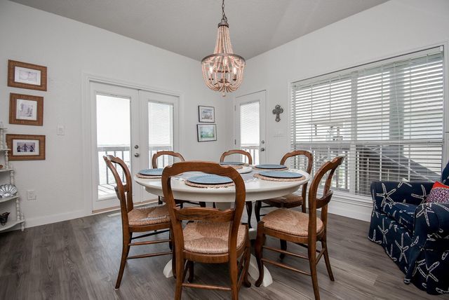 1504 W Bayshore Drive, Palacios, TX 77465