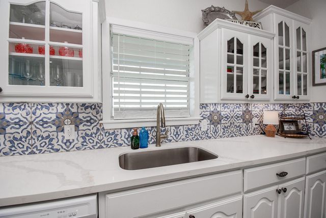 1504 W Bayshore Drive, Palacios, TX 77465