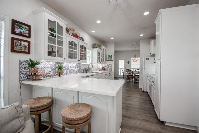 1504 W Bayshore Drive, Palacios, TX 77465