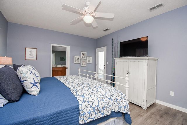 1504 W Bayshore Drive, Palacios, TX 77465