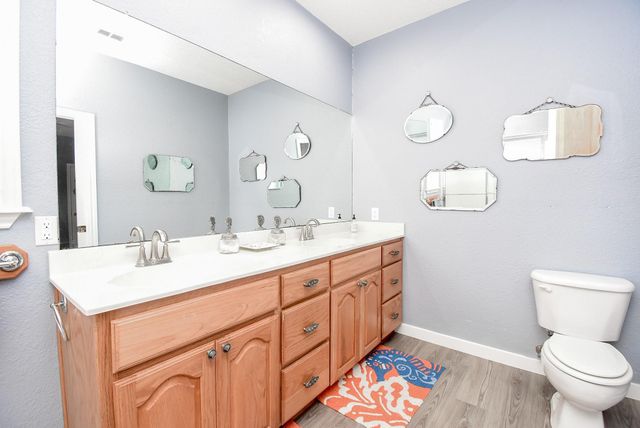 1504 W Bayshore Drive, Palacios, TX 77465