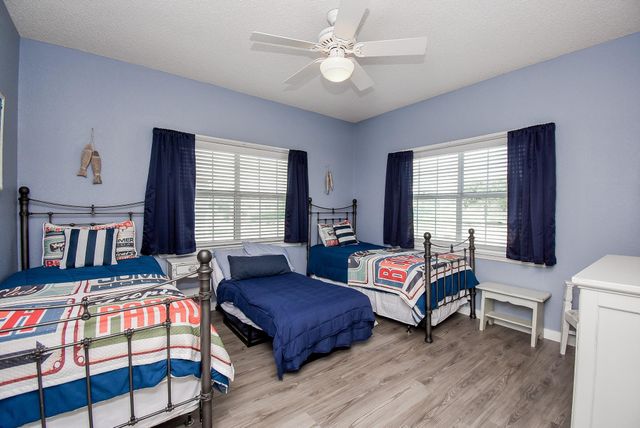 1504 W Bayshore Drive, Palacios, TX 77465