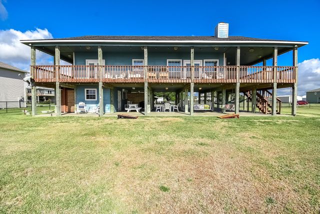 1504 W Bayshore Drive, Palacios, TX 77465