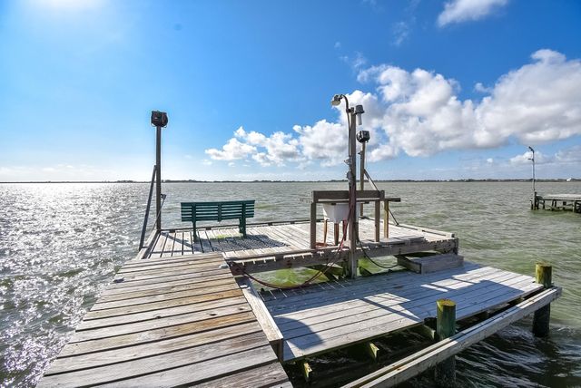 1504 W Bayshore Drive, Palacios, TX 77465