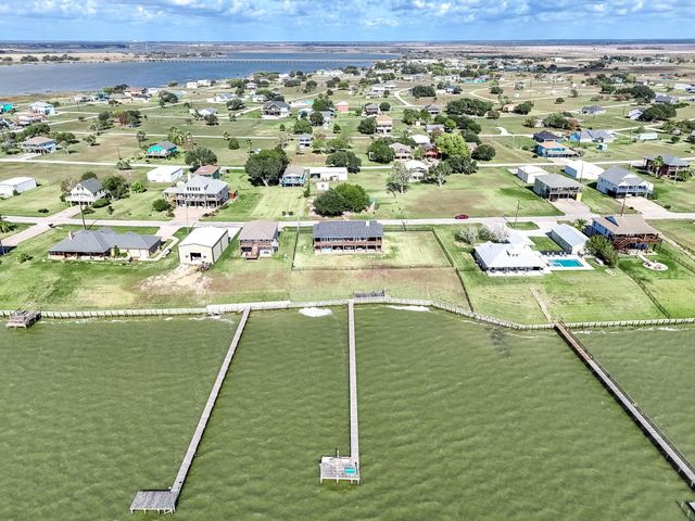 1504 W Bayshore Drive, Palacios, TX 77465