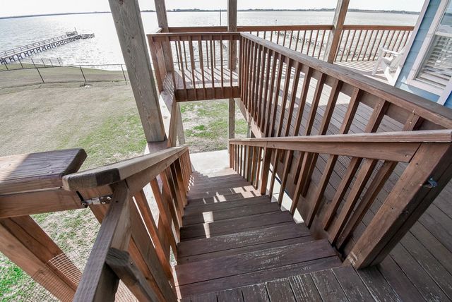 1504 W Bayshore Drive, Palacios, TX 77465