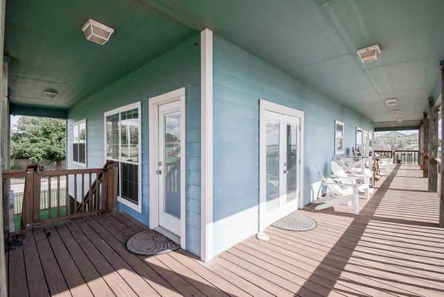 1504 W Bayshore Drive, Palacios, TX 77465