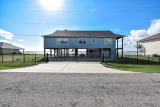 1504 W Bayshore Drive, Palacios, TX 77465