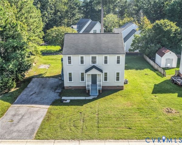 8414 Whirlaway Dr, Midlothian, VA 23112