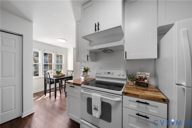 8414 Whirlaway Dr, Midlothian, VA 23112