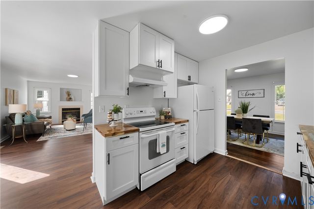 8414 Whirlaway Dr, Midlothian, VA 23112