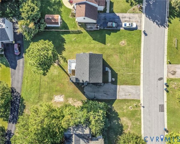 8414 Whirlaway Dr, Midlothian, VA 23112