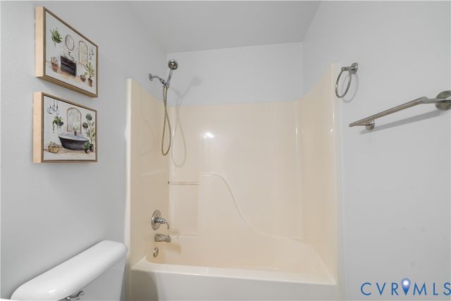 8414 Whirlaway Dr, Midlothian, VA 23112