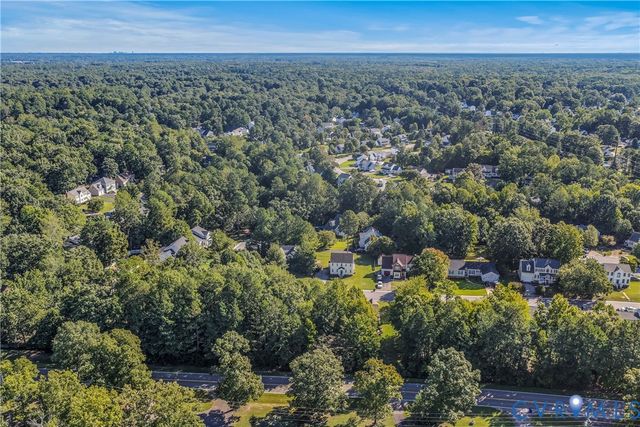 8414 Whirlaway Dr, Midlothian, VA 23112