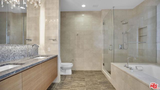 900 W Olympic Boulevard 39C, Los Angeles, CA 90015