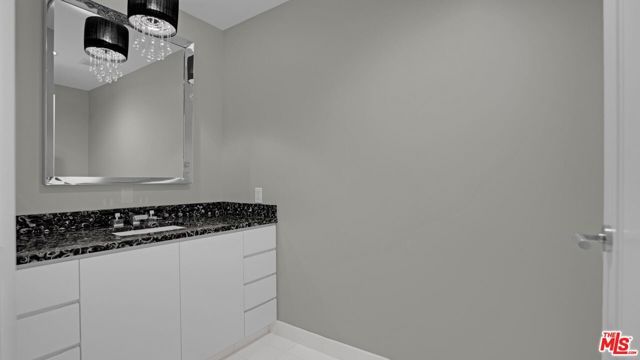 900 W Olympic Boulevard 39C, Los Angeles, CA 90015