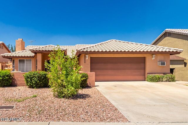 1924 E SHARON Drive, Phoenix, AZ 85022