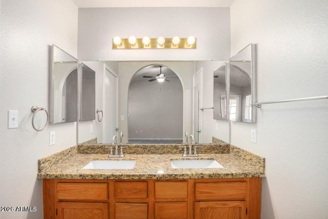 1924 E SHARON Drive, Phoenix, AZ 85022