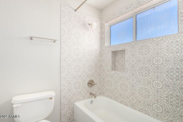 1924 E SHARON Drive, Phoenix, AZ 85022