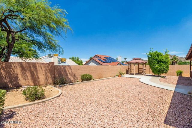 1924 E SHARON Drive, Phoenix, AZ 85022