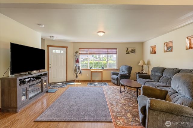 4610 Elmwood Drive, Blaine, WA 98230