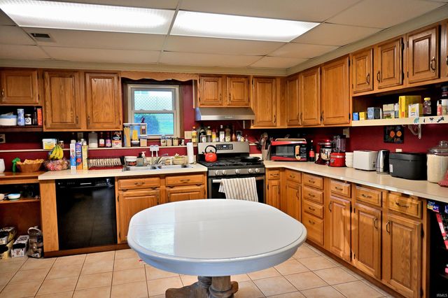 912 E 420 S, Jasper, IN 47546