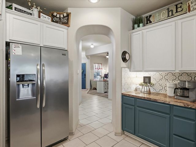 5135 Crystal Lake Avenue, Krum, TX 76249